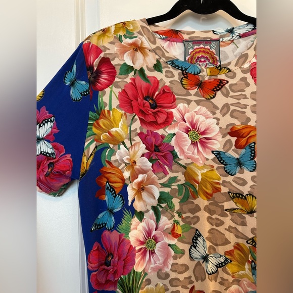 Johnny Was Mayflower Relaxed Favorite Short Sleeve Swing Tee (Size S) - Picture 3 of 8